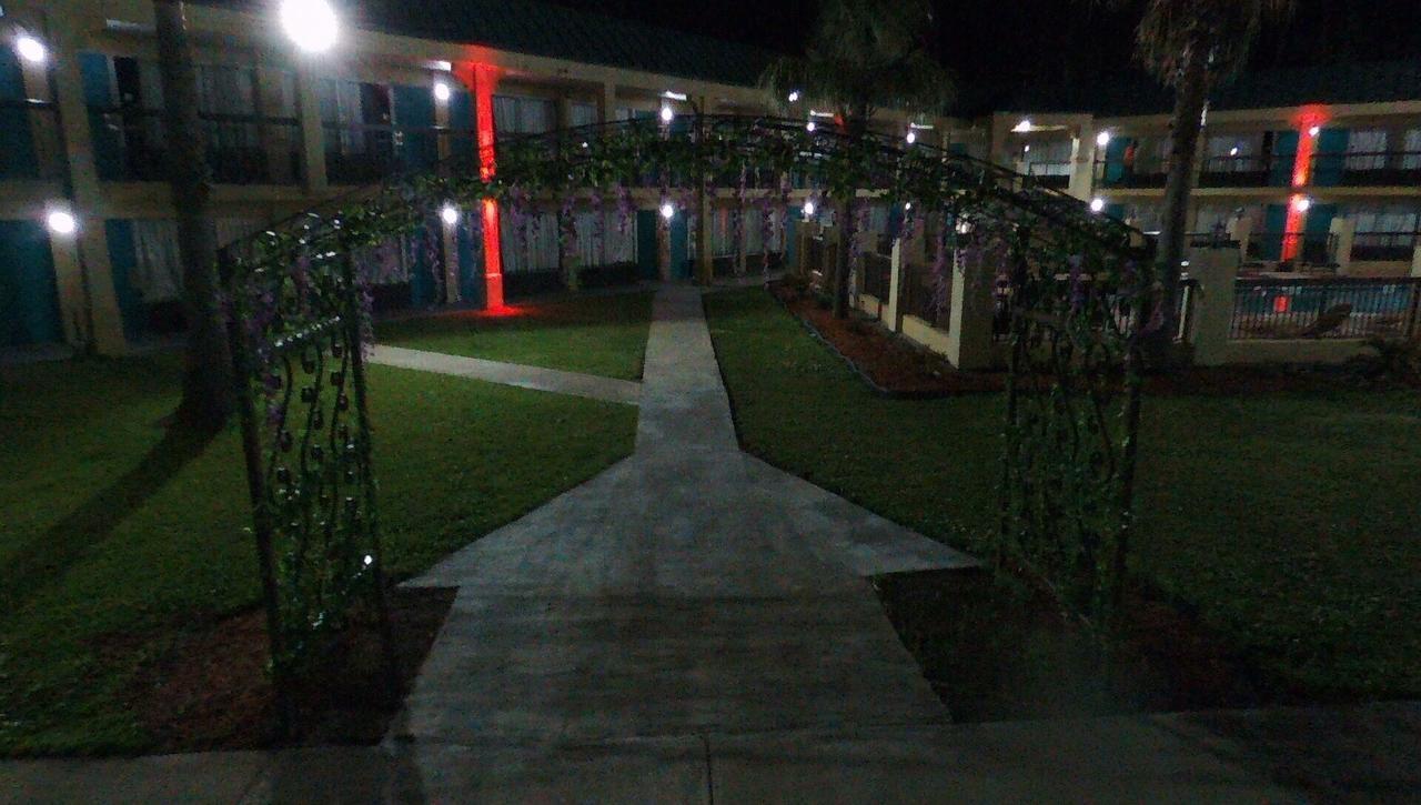 הארדיוויל Econo Lodge מראה חיצוני תמונה